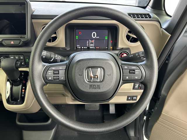 ホンダ Ｎ ＢＯＸ JOY 奈良県 2025(令7)年 0.1千km グレーＭ R7/11月登録/バックカメラ（未接続）/ホンダセンシング/・衝突軽減ブレーキ/・横滑り防止機能/・レーンキープアシスト/・先行車発進お知らせ機能/レーダークルコン/前後コーナーセンサー/片側パワースライドドア/電動パーキング/オートホールド/シートヒーター/ベンチシート/チップアップシート/LEDヘッドライト/オートライト/プッシュスタート/スマートキー/スペアキー（1本）