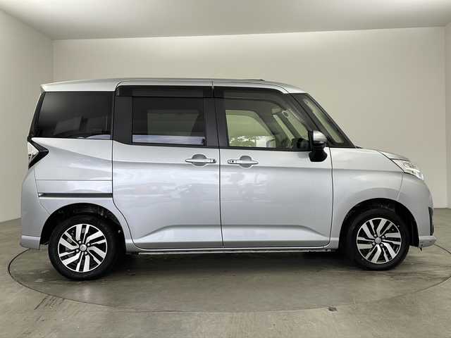 ダイハツ トール カスタムG SAⅡ 兵庫県 2018(平30)年 6.4万km ブライトシルバーメタリック ・スマートアシスト/・純正ナビ&Bluetoothオーディオ&CD/DVD再生&USB接続&テレビ/・ビルドインETC/・バックカメラ/・プリクラッシュセーフティ/・クルーズコントロール/・前方ドライブレコーダー/・純正フロアマット/・両側パワースライドドア/・純正14インチアルミホイール/・ABS/・横滑り防止機能/・後コーナーセンサー/・盗難防止装置/・オートライト/・LEDヘッドライト/・フロントフォグランプ/・Wエアバック/・アイドリングストップ/・スマートキー/・スペアキー/・AACエアコン