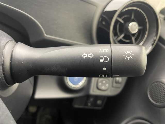 トヨタ アクア G ソフトレザーセレクション 愛媛県 2020(令2)年 1万km ホワイトパールクリスタルシャイン 純正ＳＤナビ/（ＴＶ／ＣＤ／ＢＴ）/トヨタセーフティーセンス　/バックカメラ　/ビルトインETC/ソフトレザー　/前方純正ドラレコ　/クルーズコントロール　/オートライト　/スペアキー１個
