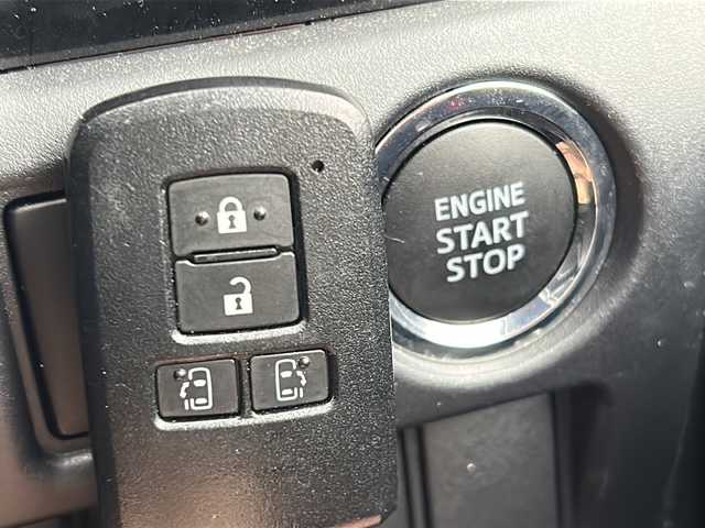 トヨタ ヴォクシー ZS 煌Ⅱ 宮城県 2020(令2)年 3.3万km ホワイトパールクリスタルシャイン Toyota Safety Sense /・プリクラッシュセーフティ/・レーンディパーチャーアラート/・オートマチックハイビーム/クルーズコントロール/純正7インチSDナビ/・BT.CD.DVD/SD/バックカメラ/フルセグTV/両側パワースライドドア/ビルトインETC2.0/ドライブレコーダー（FR）/LEDヘッドライト/LEDフォグライト/ステアリングスイッチ/純正フロアマット/純正16インチAW/シートバックテーブル/ロールサンシェード/ドアバイザー