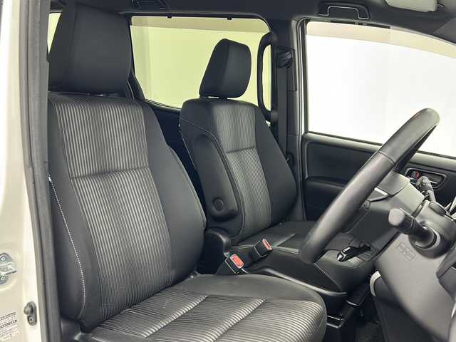 トヨタ ヴォクシー ZS 煌Ⅱ 宮城県 2020(令2)年 3.3万km ホワイトパールクリスタルシャイン Toyota Safety Sense /・プリクラッシュセーフティ/・レーンディパーチャーアラート/・オートマチックハイビーム/クルーズコントロール/純正7インチSDナビ/・BT.CD.DVD/SD/バックカメラ/フルセグTV/両側パワースライドドア/ビルトインETC2.0/ドライブレコーダー（FR）/LEDヘッドライト/LEDフォグライト/ステアリングスイッチ/純正フロアマット/純正16インチAW/シートバックテーブル/ロールサンシェード/ドアバイザー