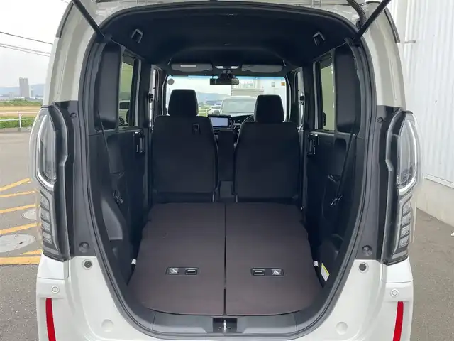 ホンダ Ｎ ＢＯＸ カスタム G L ホンダセンシング 佐賀県 2020(令2)年 5.5万km パールⅡ 純正オプション8インチナビ/・フルセグTV/CD/DVD/Bluetooth/USB/バックカメラ/ホンダセンシング/・衝突軽減ブレーキ/・誤発進抑制機能/・アダプティブクルーズコントロール/・車線維持支援システム/・先行車発信お知らせ機能/・歩行者事故低減ステアリング/・路外逸脱抑制機能/・標識認識機能/・後方誤発進抑制機能/オートハイビーム/片側パワースライドドア/ドライブレコーダー/シートヒーター/シーケンシャルウィンカー/LEDヘッドライト/LEDフォグライト/プッシュスタート/スマートキー/スペアキー1本/USBポート/ビルトインETC/純正14インチアルミホイール/純正LEDヘッドライト/純正フロアマット/純正ドアバイザー