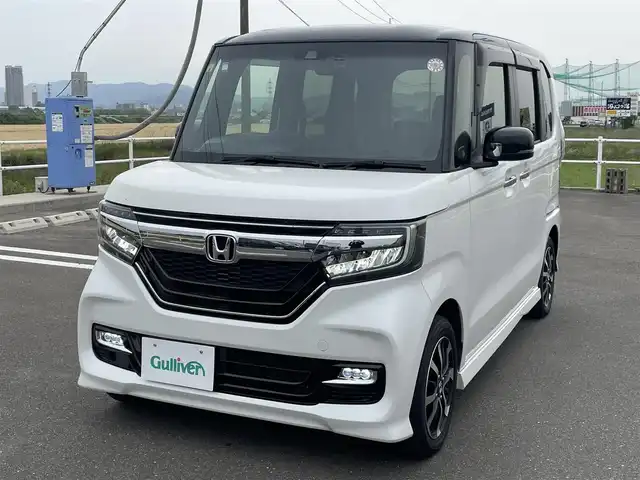 ホンダ Ｎ ＢＯＸ カスタム G L ホンダセンシング 佐賀県 2020(令2)年 5.5万km パールⅡ 純正オプション8インチナビ/・フルセグTV/CD/DVD/Bluetooth/USB/バックカメラ/ホンダセンシング/・衝突軽減ブレーキ/・誤発進抑制機能/・アダプティブクルーズコントロール/・車線維持支援システム/・先行車発信お知らせ機能/・歩行者事故低減ステアリング/・路外逸脱抑制機能/・標識認識機能/・後方誤発進抑制機能/オートハイビーム/片側パワースライドドア/ドライブレコーダー/シートヒーター/シーケンシャルウィンカー/LEDヘッドライト/LEDフォグライト/プッシュスタート/スマートキー/スペアキー1本/USBポート/ビルトインETC/純正14インチアルミホイール/純正LEDヘッドライト/純正フロアマット/純正ドアバイザー