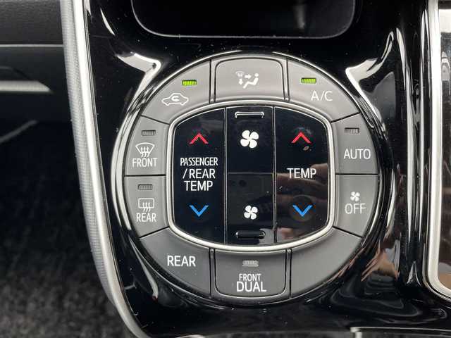 トヨタ ヴォクシー ZS 煌Ⅲ 千葉県 2020(令2)年 5万km ブラッキッシュアゲハガラスフレーク 純正9インチナビ/（フルセグTV/BT/CD/DVD/FM/AM）/12インチフリップダウンモニター/モデリスタエアロ/衝突被害軽減システム/車線逸脱警報/クルーズコントロール/ハーフレザーシート/両側パワースライドドア/横滑り防止装置/ETC/前後ドライブレコーダー/アイドリングストップ/LEDヘッドライト/フォグランプ/オートライト/ウィンカーミラー/電動格納ミラー/モデリスタ18インチAW/シートリフター/プッシュスタート/スマートキー/フロアマット/ドアバイザー/取扱説明書/保証書