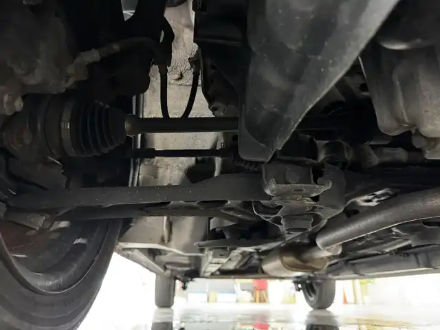 ダイハツ ミラ ココア プラスX 三重県 2015(平27)年 5.7万km ムースピンクパール ガソリン/FF/インパネCVT/純正 7インチナビ NSDN-W60/（AM/FM/CD/DVD/地デジTV/SD/AUX）/ルーフレール/ETC/安全/・ABS/・助手席エアバッグ/装備/・キーフリーシステム/・スマートキーx1/・オートエアコン/・LEDヘッドランプ（打替？）/・電動格納ドアミラー/・全ドアパワーウインドウ/・パワーステアリング/・チルトステアリング機構/・ベンチシート/・純正ホイールキャップ＆14インチスチールホイール/・保/車両取