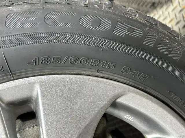 トヨタ シエンタ ハイブリッド G 大阪府 2018(平30)年 2.1万km ブラックマイカ/ヴィンテージブラウンパールクリスタルシャイン 純正ナビ(フルセグ/DVD再生/Bluetooth) 360カメラ ETC 両側パワースライドドア 衝突軽減 クルコン トヨタセーフティセンス オートライト スマートキー プッシュスタート