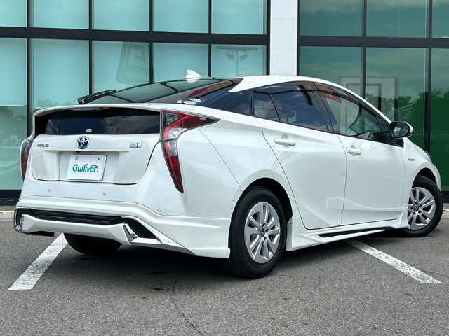 トヨタ プリウス Sセーフティプラス 和歌山県 2016(平28)年 3.4万km ホワイトパールクリスタルシャイン 純正ナビ/バックカメラ/フルセグTV/(BT/CD/DVD)/プリクラッシュセーフティー/レーダークルーズコントロール/ヘッドアップディスプレイ/クリアランスソナー/横滑り防止装置/ドライブレコーダー/純正ビルトインETC/純正フロアマット/LEDヘッドライト/フォグランプ/オートライト/オートマチックハイビーム