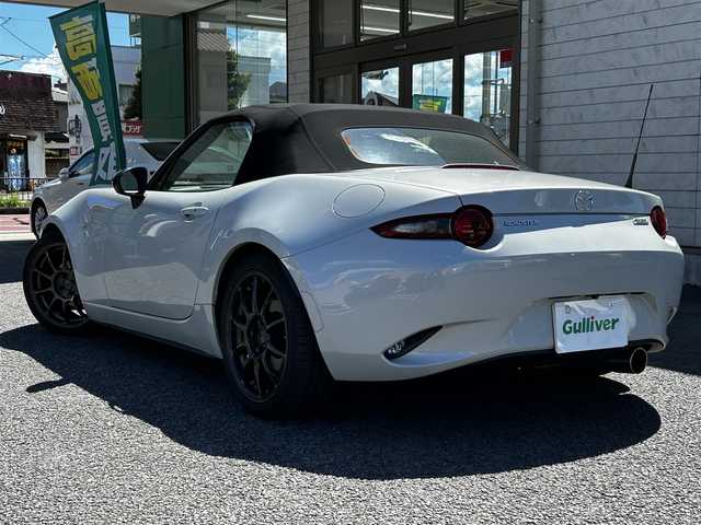 マツダ ロードスター S スペシャルパッケージ 大分県 2016(平28)年 6.3万km セラミックM RAYS製アルミホイル17インチ/純正SDナビ/（Bluetooth/CD/DVD/フルセグ）/外部接続端子：USB・AUX/本革巻シフトノブ/本革巻ステアリング/バックカメラ/セーフティパッケージ/・車線逸脱警報システム/・ブラインドスポットモニタリング/・ハイビームコントロールシステム/・アダプティブフロントライティングシステム/マルチインフォメーションディスプレイ/プッシュスタート/オートライト/ETC/LEDヘッドライト/LEDポジションランプ/DN席バニティミラー/保証証/取説