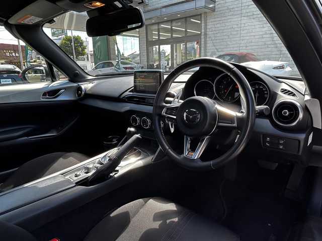 マツダ ロードスター S スペシャルパッケージ 大分県 2016(平28)年 6.3万km セラミックM RAYS製アルミホイル17インチ/純正SDナビ/（Bluetooth/CD/DVD/フルセグ）/外部接続端子：USB・AUX/本革巻シフトノブ/本革巻ステアリング/バックカメラ/セーフティパッケージ/・車線逸脱警報システム/・ブラインドスポットモニタリング/・ハイビームコントロールシステム/・アダプティブフロントライティングシステム/マルチインフォメーションディスプレイ/プッシュスタート/オートライト/ETC/LEDヘッドライト/LEDポジションランプ/DN席バニティミラー/保証証/取説