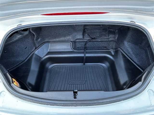 マツダ ロードスター S スペシャルパッケージ 大分県 2016(平28)年 6.3万km セラミックM RAYS製アルミホイル17インチ/純正SDナビ/（Bluetooth/CD/DVD/フルセグ）/外部接続端子：USB・AUX/本革巻シフトノブ/本革巻ステアリング/バックカメラ/セーフティパッケージ/・車線逸脱警報システム/・ブラインドスポットモニタリング/・ハイビームコントロールシステム/・アダプティブフロントライティングシステム/マルチインフォメーションディスプレイ/プッシュスタート/オートライト/ETC/LEDヘッドライト/LEDポジションランプ/DN席バニティミラー/保証証/取説