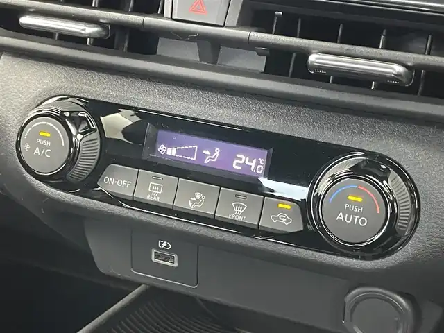日産 オーラ ニスモ 埼玉県 2023(令5)年 1.3万km スーパーブラック 社外ナビ　アラウンドビューモニター　デジタルインナーミラー　ＢＳＩ　純正アルミホイール　オートライト　オートハイビーム　コーナーセンサー　スマートキー　ＬＥＤヘッドライト　ＤＶＤ再生　地デジフルセグ