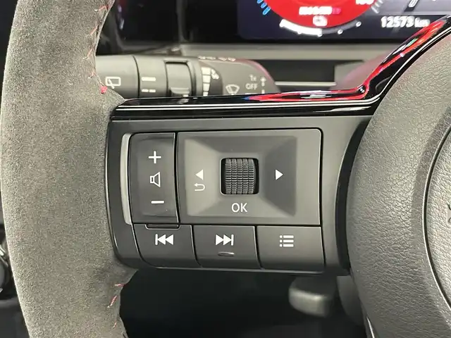 日産 オーラ ニスモ 埼玉県 2023(令5)年 1.3万km スーパーブラック 社外ナビ　アラウンドビューモニター　デジタルインナーミラー　ＢＳＩ　純正アルミホイール　オートライト　オートハイビーム　コーナーセンサー　スマートキー　ＬＥＤヘッドライト　ＤＶＤ再生　地デジフルセグ