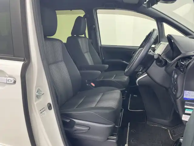 トヨタ ヴォクシー ZS 煌 長崎県 2018(平30)年 9万km ホワイトパールクリスタルシャイン モデリスタエアロ　純正１２．１型後席モニター　純正１０型ナビ　フルセグＴＶ　バックカメラ　両側電動スライドドア　　　クルーズコントロール　衝突被害軽減ブレーキ　ビルトインＥＴＣ　ＬＥＤライト　禁煙車
