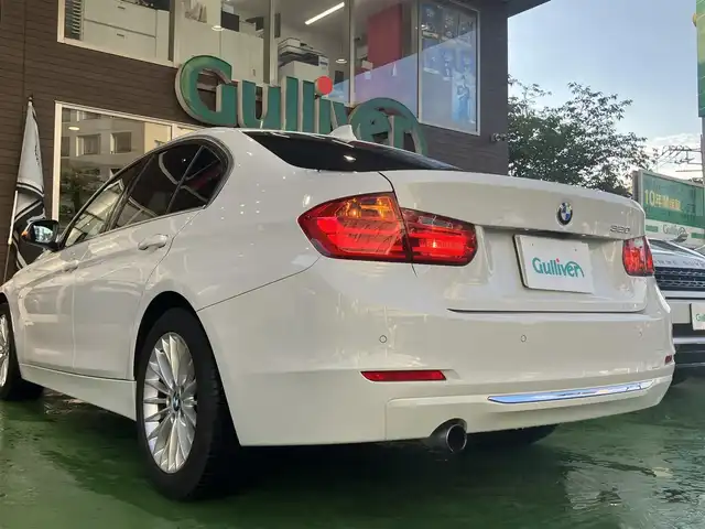 ＢＭＷ ３２０ｉ ラグジュアリー 神奈川県 2012(平24)年 3.7万km アルピンホワイトⅢ ・純正メモリナビ/・バックカメラ/・ビルドインETC/・前後コーナーセンサー/・オートクルーズコントロール/・HIDヘッドライト/・フォグランプ/・オートライト/・パワーシートD/N/・シートメモリD席/・シートヒーターD/N/・純正17インチアルミホイール/・純正フロアマット/・パドルシフト/・アイドリングストップ/・プッシュスタート/・スマートキー