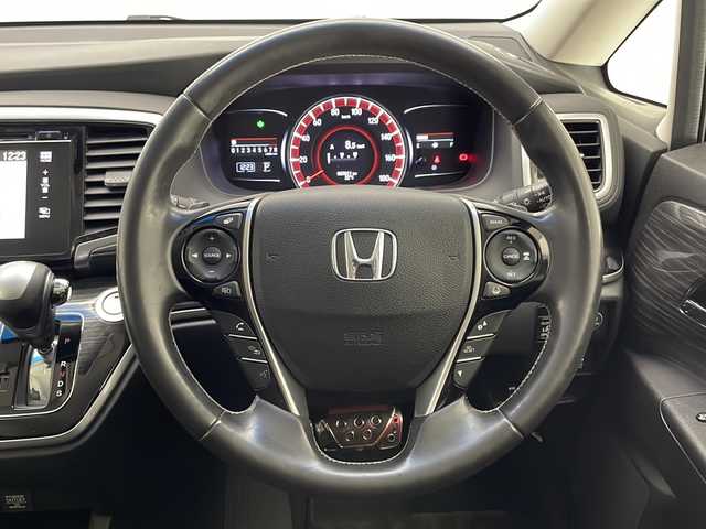 ホンダ オデッセイ アブソルートXホンダセンシングアドバンP 宮崎県 2016(平28)年 6.8万km 黒 Hondaインターナビ(３HU2)/CD/AM/FM//Bluetooth/Honda SENSING/マルチビューカメラシステム/スマートパーキングアシストシステム/両側パワースライドドア＋スライドドアイージークローザー/LEDルームランプ/LEDヘッドライト/コンフォートビューパッケージ/サイドエアバッグ＋サイドカーテンエアバッグ/2列目プレミアムクレードルシート/2列目大型ロールサンシェード/全席オートパワーウィンドウ/プラズマクラスター/IRカット＋スーパーUVカットガラス/本革巻きステアリングホイール/運転席8ウェイパワーシート/LEDアウターウエルカムライト/前後ドライブレコーダー/アイドリングストップ/ステアリングスイッチ/フロアマット/ドアバイザー/ETC