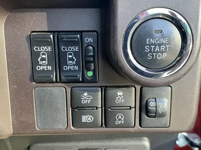 トヨタ ルーミー G コージーエディション 千葉県 2019(平31)年 2.6万km ファイアークォーツレッドM ・ワンオーナー/・純正SDナビゲーション/Bluetooth TV CD DVD SD/・両側パワースライドドア/・ビルトインETC/・エンジンプッシュスタート/・スマートキー/・スペアキー/・オートライト/・フォグランプ/・コーナーセンサー/・前席シートヒーター/・横滑り防止装置/・アイドリングストップ/・純正フロアマット/・新車時保証書＆取扱説明書