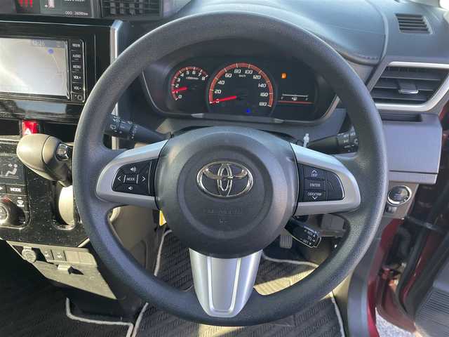 トヨタ ルーミー G コージーエディション 千葉県 2019(平31)年 2.6万km ファイアークォーツレッドM ・ワンオーナー/・純正SDナビゲーション/Bluetooth TV CD DVD SD/・両側パワースライドドア/・ビルトインETC/・エンジンプッシュスタート/・スマートキー/・スペアキー/・オートライト/・フォグランプ/・コーナーセンサー/・前席シートヒーター/・横滑り防止装置/・アイドリングストップ/・純正フロアマット/・新車時保証書＆取扱説明書