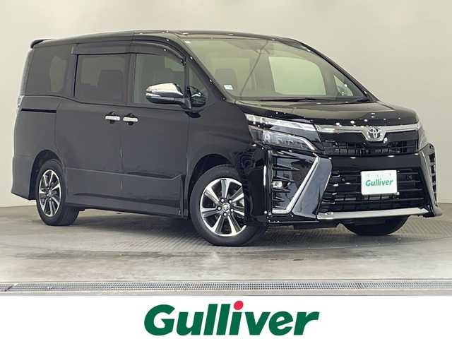 トヨタ ヴォクシー ZS 煌Ⅲ 栃木県 2021(令3)年 1.1万km ブラック 純正SDナビ/（CD/DVD/Bluetooth/USB/フルセグTV）/バックカメラ/トヨタセーフティセンス/前後コーナーセンサー/ビルトインETC/前方ドライブレコーダー/ハーフレザーシート/両側パワースライドドア/オートライト/LEDヘッドライト/横滑り防止装置/フォグランプ/スマートキー/プッシュスタート/アイドリングストップ/電動格納ミラー/純正アルミホイール/純正フロアマット