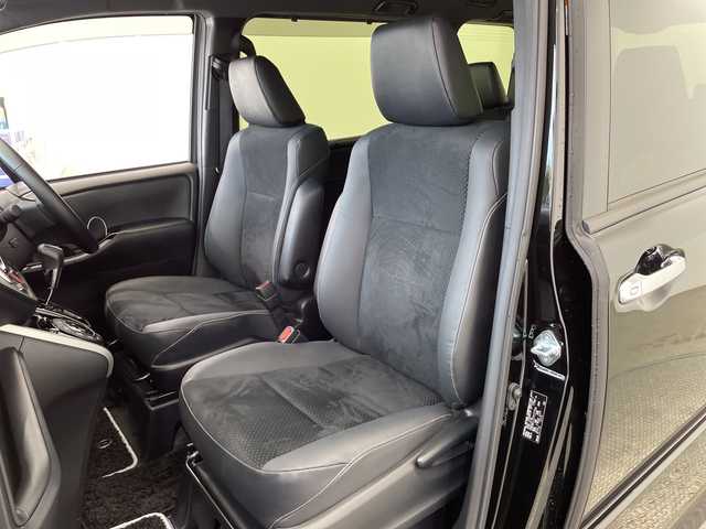 トヨタ ヴォクシー ZS 煌Ⅲ 栃木県 2021(令3)年 1.1万km ブラック 純正SDナビ/（CD/DVD/Bluetooth/USB/フルセグTV）/バックカメラ/トヨタセーフティセンス/前後コーナーセンサー/ビルトインETC/前方ドライブレコーダー/ハーフレザーシート/両側パワースライドドア/オートライト/LEDヘッドライト/横滑り防止装置/フォグランプ/スマートキー/プッシュスタート/アイドリングストップ/電動格納ミラー/純正アルミホイール/純正フロアマット