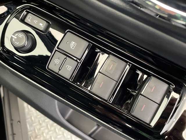 トヨタ ヴォクシー ZS 煌Ⅲ 栃木県 2021(令3)年 1.1万km ブラック 純正SDナビ/（CD/DVD/Bluetooth/USB/フルセグTV）/バックカメラ/トヨタセーフティセンス/前後コーナーセンサー/ビルトインETC/前方ドライブレコーダー/ハーフレザーシート/両側パワースライドドア/オートライト/LEDヘッドライト/横滑り防止装置/フォグランプ/スマートキー/プッシュスタート/アイドリングストップ/電動格納ミラー/純正アルミホイール/純正フロアマット