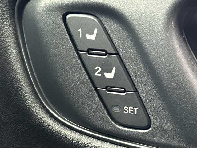 ホンダ ＺＲ－Ｖ ハイブリッド e:HEV Z 三重県 2023(令5)年 1.4万km ワイン /禁煙車//純正9型ナビ//BOSEプレミアムサウンド//全方位カメラ//レーダークルーズコントロール//純正ビルトインETC2.0//ホンダセンシング//衝突軽減ブレーキ//レーンキープアシスト//ブラインドスポットインフォメーション//ワイヤレス充電//前席シートヒーター//前席パワーシート（運転席メモリ付き）//本革シート//純正前後ドライブレコーダー//電動リアゲート//パドルシフト//MTモード付きAT