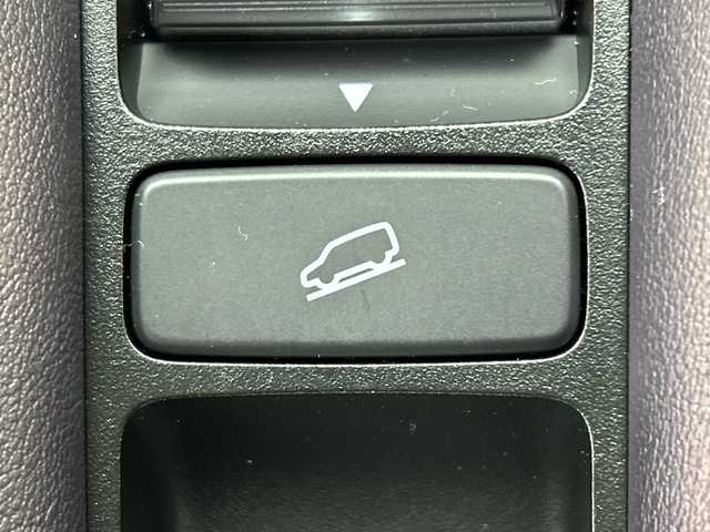 ホンダ ＺＲ－Ｖ ハイブリッド e:HEV Z 三重県 2023(令5)年 1.4万km ワイン /禁煙車//純正9型ナビ//BOSEプレミアムサウンド//全方位カメラ//レーダークルーズコントロール//純正ビルトインETC2.0//ホンダセンシング//衝突軽減ブレーキ//レーンキープアシスト//ブラインドスポットインフォメーション//ワイヤレス充電//前席シートヒーター//前席パワーシート（運転席メモリ付き）//本革シート//純正前後ドライブレコーダー//電動リアゲート//パドルシフト//MTモード付きAT