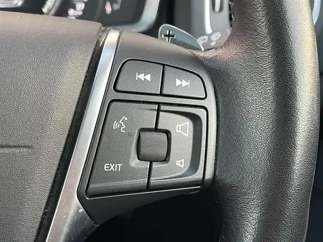 ボルボ Ｖ６０ クロスカントリー D4 クラシック 滋賀県 2017(平29)年 5.2万km オニキスブラックP HDD純正ナビ/・Bluetooth/CD/DVD/バックカメラ/革巻きステアリング/ステアリングリモコン/パドルシフト/クルーズコントロール/ETC/前席パワーシート/前席シートヒーター/レザーシート/HIDオートライト/アクティブハイビーム/シティセーフティ/スマートキー