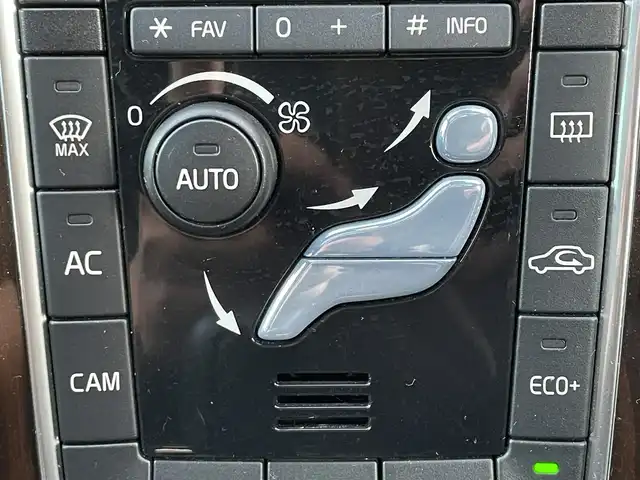 ボルボ Ｖ６０ クロスカントリー D4 クラシック 滋賀県 2017(平29)年 5.2万km オニキスブラックP HDD純正ナビ/・Bluetooth/CD/DVD/バックカメラ/革巻きステアリング/ステアリングリモコン/パドルシフト/クルーズコントロール/ETC/前席パワーシート/前席シートヒーター/レザーシート/HIDオートライト/アクティブハイビーム/シティセーフティ/スマートキー