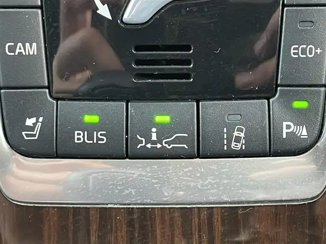 ボルボ Ｖ６０ クロスカントリー D4 クラシック 滋賀県 2017(平29)年 5.2万km オニキスブラックP HDD純正ナビ/・Bluetooth/CD/DVD/バックカメラ/革巻きステアリング/ステアリングリモコン/パドルシフト/クルーズコントロール/ETC/前席パワーシート/前席シートヒーター/レザーシート/HIDオートライト/アクティブハイビーム/シティセーフティ/スマートキー