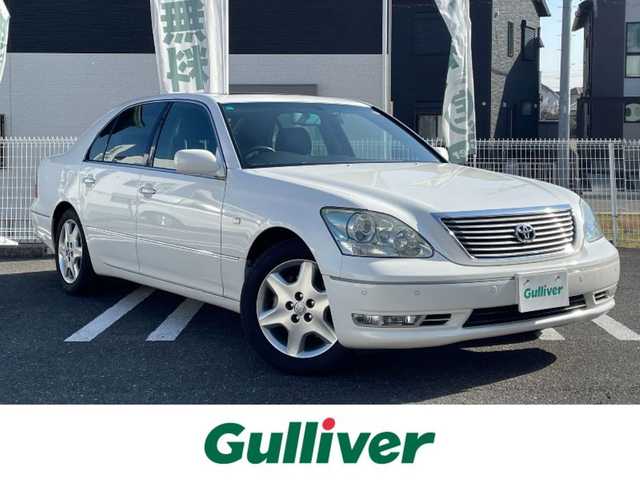 トヨタ セルシオ C インテリアセレクション 三重県 2005(平17)年 9.6万km ホワイトパールクリスタルシャイン 登録時走行距離　９５１４９ｋｍ/禁煙車/サンルーフ/黒皮シート/ETC/純正ナビ/AM/FM/CD/MD/TV（ワンセグ）/ドライブレコーダー（前後）/コーナーセンサー/クルーズコントロール/ステアリングスイッチ/パワーシート/シートメモリー/シートヒーター・クーラー/AUTOウインドウ/AUTOライト/電格ミラー/純正フロアマット/純正18インチアルミホイール/スタットレス・ゴムチェーン