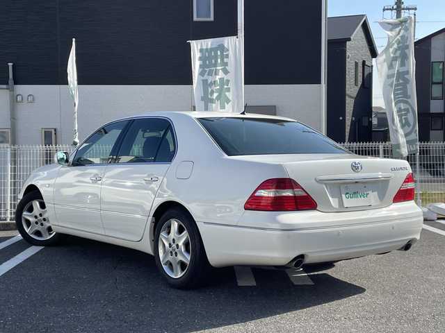 トヨタ セルシオ C インテリアセレクション 三重県 2005(平17)年 9.6万km ホワイトパールクリスタルシャイン 登録時走行距離　９５１４９ｋｍ/禁煙車/サンルーフ/黒皮シート/ETC/純正ナビ/AM/FM/CD/MD/TV（ワンセグ）/ドライブレコーダー（前後）/コーナーセンサー/クルーズコントロール/ステアリングスイッチ/パワーシート/シートメモリー/シートヒーター・クーラー/AUTOウインドウ/AUTOライト/電格ミラー/純正フロアマット/純正18インチアルミホイール/スタットレス・ゴムチェーン