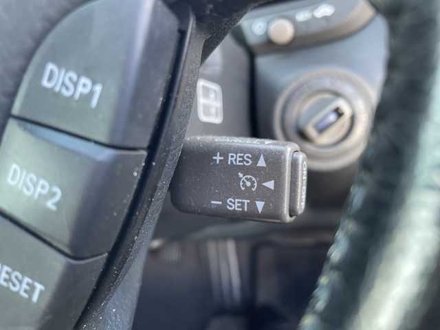 トヨタ セルシオ C インテリアセレクション 三重県 2005(平17)年 9.6万km ホワイトパールクリスタルシャイン 登録時走行距離　９５１４９ｋｍ/禁煙車/サンルーフ/黒皮シート/ETC/純正ナビ/AM/FM/CD/MD/TV（ワンセグ）/ドライブレコーダー（前後）/コーナーセンサー/クルーズコントロール/ステアリングスイッチ/パワーシート/シートメモリー/シートヒーター・クーラー/AUTOウインドウ/AUTOライト/電格ミラー/純正フロアマット/純正18インチアルミホイール/スタットレス・ゴムチェーン