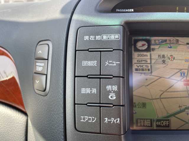 トヨタ セルシオ C インテリアセレクション 三重県 2005(平17)年 9.6万km ホワイトパールクリスタルシャイン 登録時走行距離　９５１４９ｋｍ/禁煙車/サンルーフ/黒皮シート/ETC/純正ナビ/AM/FM/CD/MD/TV（ワンセグ）/ドライブレコーダー（前後）/コーナーセンサー/クルーズコントロール/ステアリングスイッチ/パワーシート/シートメモリー/シートヒーター・クーラー/AUTOウインドウ/AUTOライト/電格ミラー/純正フロアマット/純正18インチアルミホイール/スタットレス・ゴムチェーン