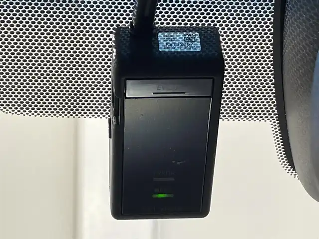 トヨタ ヴェルファイア Z ゴールデンアイズ 愛知県 2020(令2)年 4.6万km ホワイトパールクリスタルシャイン 純正１０インチナビ　/(AM/FM/USB/Bluetooth/Miracast/フルセグTV)/トヨタセーフティセンス　/　　-プリクラッシュセーフティ/　　-レーントレーニングアシスト/　　-レーダークルーズコントロール/　　-ロードサインアシスト/オートマチックハイビーム/ＡＣ１００Ｖ　/両側パワースライドドア　/ビルトインＥＴＣ　/３眼ＬＥＤヘッドライト　/LEDフォグランプ/電動バックドア　/ドライブレコーダー　/オットマン　/クリアランスソナー　/バックカメラ/SOSコール/電動パーキングブレーキ/プッシュスタート/　　-スマートキー