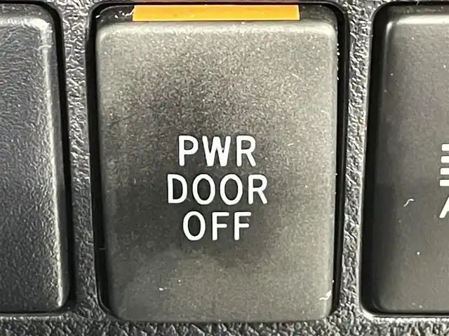 トヨタ ヴェルファイア Z ゴールデンアイズ 愛知県 2020(令2)年 4.6万km ホワイトパールクリスタルシャイン 純正１０インチナビ　/(AM/FM/USB/Bluetooth/Miracast/フルセグTV)/トヨタセーフティセンス　/　　-プリクラッシュセーフティ/　　-レーントレーニングアシスト/　　-レーダークルーズコントロール/　　-ロードサインアシスト/オートマチックハイビーム/ＡＣ１００Ｖ　/両側パワースライドドア　/ビルトインＥＴＣ　/３眼ＬＥＤヘッドライト　/LEDフォグランプ/電動バックドア　/ドライブレコーダー　/オットマン　/クリアランスソナー　/バックカメラ/SOSコール/電動パーキングブレーキ/プッシュスタート/　　-スマートキー