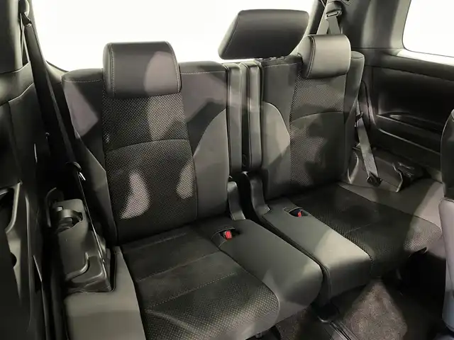 トヨタ ヴェルファイア Z ゴールデンアイズ 愛知県 2020(令2)年 4.6万km ホワイトパールクリスタルシャイン 純正１０インチナビ　/(AM/FM/USB/Bluetooth/Miracast/フルセグTV)/トヨタセーフティセンス　/　　-プリクラッシュセーフティ/　　-レーントレーニングアシスト/　　-レーダークルーズコントロール/　　-ロードサインアシスト/オートマチックハイビーム/ＡＣ１００Ｖ　/両側パワースライドドア　/ビルトインＥＴＣ　/３眼ＬＥＤヘッドライト　/LEDフォグランプ/電動バックドア　/ドライブレコーダー　/オットマン　/クリアランスソナー　/バックカメラ/SOSコール/電動パーキングブレーキ/プッシュスタート/　　-スマートキー