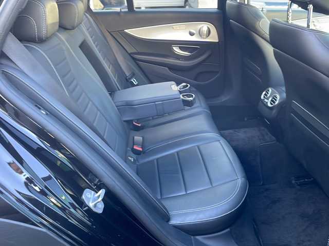 メルセデス・ベンツ Ｅ２２０ｄ 4マチック オールテレイン 東京都 2018(平30)年 5.8万km オブシディアンブラック ワンオーナー/新車時保証書　整備記録簿/取扱説明書　/アクティブブレーキアシスト/アクティブディスタンスアシストディストロニック/アクティブブラインドウスポット/アクティブレーンキーピングアシスト/アイドリングストップ/純正ナビ/フルセグTV/SD/BT/USB/AppleCarPlay/CDプレイヤー/360度カメラ　ETC【DSRC】/ブルメスター/ヘッドアップデイスプレイ/ドライブレコーダー【前】/サンルーフ/レザーシート/全席シートヒーター/Fベンチレーター/フロントメモリー付パワーシート/スマートキー×2/LEDヘッドライト/オートライト/パドルシフト付皮巻きハンドル/純正19インチインチアルミ