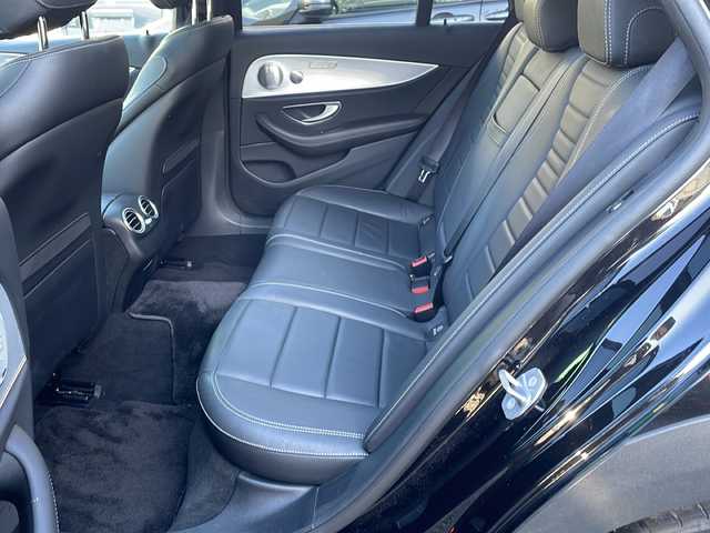 メルセデス・ベンツ Ｅ２２０ｄ 4マチック オールテレイン 東京都 2018(平30)年 5.8万km オブシディアンブラック ワンオーナー/新車時保証書　整備記録簿/取扱説明書　/アクティブブレーキアシスト/アクティブディスタンスアシストディストロニック/アクティブブラインドウスポット/アクティブレーンキーピングアシスト/アイドリングストップ/純正ナビ/フルセグTV/SD/BT/USB/AppleCarPlay/CDプレイヤー/360度カメラ　ETC【DSRC】/ブルメスター/ヘッドアップデイスプレイ/ドライブレコーダー【前】/サンルーフ/レザーシート/全席シートヒーター/Fベンチレーター/フロントメモリー付パワーシート/スマートキー×2/LEDヘッドライト/オートライト/パドルシフト付皮巻きハンドル/純正19インチインチアルミ