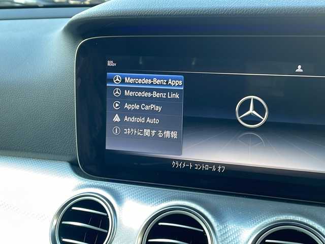 メルセデス・ベンツ Ｅ２２０ｄ 4マチック オールテレイン 東京都 2018(平30)年 5.8万km オブシディアンブラック ワンオーナー/新車時保証書　整備記録簿/取扱説明書　/アクティブブレーキアシスト/アクティブディスタンスアシストディストロニック/アクティブブラインドウスポット/アクティブレーンキーピングアシスト/アイドリングストップ/純正ナビ/フルセグTV/SD/BT/USB/AppleCarPlay/CDプレイヤー/360度カメラ　ETC【DSRC】/ブルメスター/ヘッドアップデイスプレイ/ドライブレコーダー【前】/サンルーフ/レザーシート/全席シートヒーター/Fベンチレーター/フロントメモリー付パワーシート/スマートキー×2/LEDヘッドライト/オートライト/パドルシフト付皮巻きハンドル/純正19インチインチアルミ