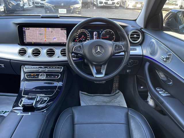 メルセデス・ベンツ Ｅ２２０ｄ 4マチック オールテレイン 東京都 2018(平30)年 5.8万km オブシディアンブラック ワンオーナー/新車時保証書　整備記録簿/取扱説明書　/アクティブブレーキアシスト/アクティブディスタンスアシストディストロニック/アクティブブラインドウスポット/アクティブレーンキーピングアシスト/アイドリングストップ/純正ナビ/フルセグTV/SD/BT/USB/AppleCarPlay/CDプレイヤー/360度カメラ　ETC【DSRC】/ブルメスター/ヘッドアップデイスプレイ/ドライブレコーダー【前】/サンルーフ/レザーシート/全席シートヒーター/Fベンチレーター/フロントメモリー付パワーシート/スマートキー×2/LEDヘッドライト/オートライト/パドルシフト付皮巻きハンドル/純正19インチインチアルミ