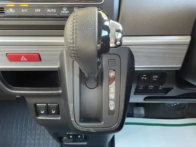 スズキ スペーシア ギア HYBRID XZターボ 和歌山県 2022(令4)年 3.9万km クールカーキパールメタリック/ガンメタリック2トーン ターボ/ディーラー純正ナビ（AM/FM/CD/DVD/SD/MEMORY MUSIC/iPod/USB/Bluetooth/フルセグTV）/両側パワースライドドア/前後ドラレコ/全方位モニター/D/N席　シートヒーター/SUPER CAT　レーダー/クルーズコントロール追従あり/デュアルカメラブレーキサポート/HUD/車線逸脱警報/ETC/純正フロアマット/純正ドアバイザー/保証書/取扱説明書/スペアキー×１