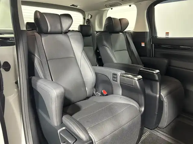 トヨタ アルファード S Cパッケージ 大阪府 2023(令5)年 2.7万km ホワイトパールクリスタルシャイン サンルーフ　黒革シート　モデリスタエアロ　三眼ＬＥＤ　純正ナビＴＶ　デジタルインナーミラー　電動リアゲート　パワーシート／ヒーター／エアコン　ＢＳＭ　衝突軽減　レーダーＣ　１００Ｖ電源