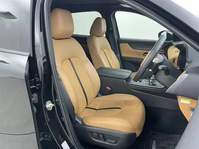マツダ ＣＸ－６０ XD HV プレミアムスポーツ 岡山県 2023(令5)年 0.9万km ジェットブラックマイカ 純正１２．３インチナビ/（Bluetooth/フルセグTV/Carplay）/サンルーフ/ＢＯＳＥサウンド/茶革ハーフレザーシート/衝突軽減ブレーキシステム/レーダークルーズコントロール/アラウンドビューモニター/ビルトインＥＴＣ２．０/ブラインドスポットモニター/オートハイビーム/ＬＥＤヘッドライト/フォグランプ/純正ドライブレコーダー（前後）/シートヒータ（後席も）/エアシート/ステアリングヒーター/置くだけ充電/パドルシフト/ＵＳＢ接続/パワーバックドア/パーキングサポート/オートホールド/ヘッドアップディスプレイ/スマートキー×2