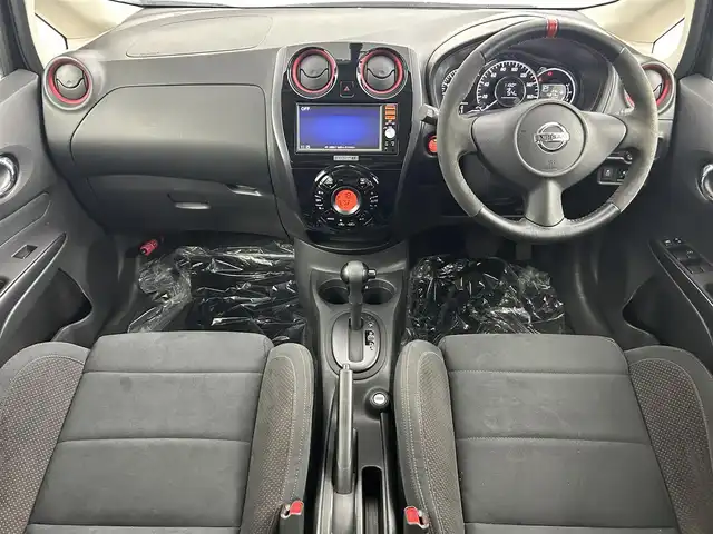日産 ノート ニスモ 埼玉県 2016(平28)年 1.6万km スーパーブラック 純正ナビ　Ｂｌｕｅｔｏｏｔｈ　バックカメラ　ＥＴＣ　オートライト　ＥＴＣ　アイドリングストップ　スマートキー×２　プッシュスタート　純正１６インチアルミホイール　純正フロアマット