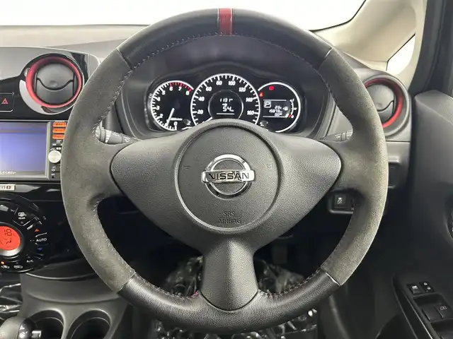 日産 ノート ニスモ 埼玉県 2016(平28)年 1.6万km スーパーブラック 純正ナビ　Ｂｌｕｅｔｏｏｔｈ　バックカメラ　ＥＴＣ　オートライト　ＥＴＣ　アイドリングストップ　スマートキー×２　プッシュスタート　純正１６インチアルミホイール　純正フロアマット