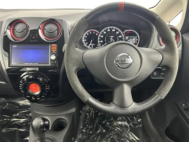 日産 ノート ニスモ 埼玉県 2016(平28)年 1.6万km スーパーブラック 純正ナビ　Ｂｌｕｅｔｏｏｔｈ　バックカメラ　ＥＴＣ　オートライト　ＥＴＣ　アイドリングストップ　スマートキー×２　プッシュスタート　純正１６インチアルミホイール　純正フロアマット