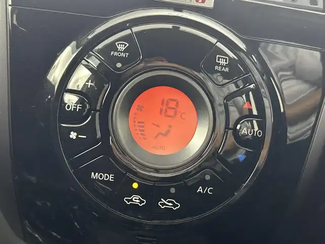 日産 ノート ニスモ 埼玉県 2016(平28)年 1.6万km スーパーブラック 純正ナビ　Ｂｌｕｅｔｏｏｔｈ　バックカメラ　ＥＴＣ　オートライト　ＥＴＣ　アイドリングストップ　スマートキー×２　プッシュスタート　純正１６インチアルミホイール　純正フロアマット