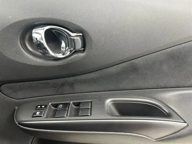 日産 ノート ニスモ 埼玉県 2016(平28)年 1.6万km スーパーブラック 純正ナビ　Ｂｌｕｅｔｏｏｔｈ　バックカメラ　ＥＴＣ　オートライト　ＥＴＣ　アイドリングストップ　スマートキー×２　プッシュスタート　純正１６インチアルミホイール　純正フロアマット