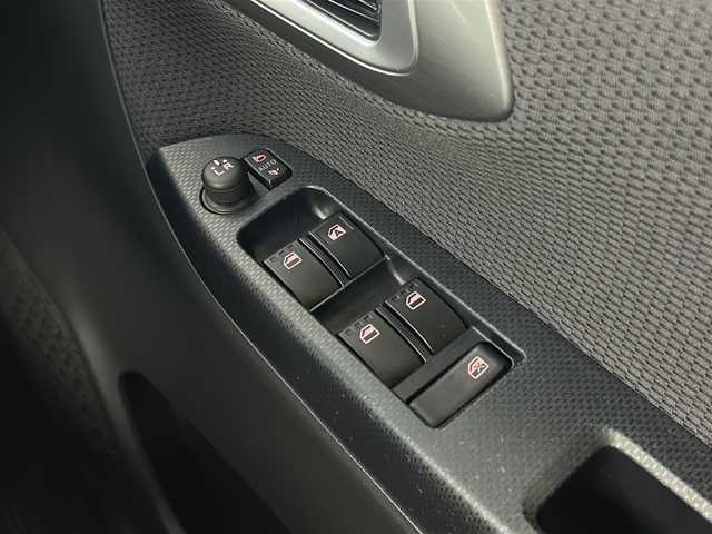 ダイハツ ムーヴ カスタム RS 愛知県 2017(平29)年 2.7万km ディープブルークリスタルマイカ 禁煙車/ターボ/純正7インチナビ/（CD/DVD/Bluetooth/フルセグTV）/バックカメラ/ETC/ドライブレコーダー/純正15インチアルミホイール/LEDヘッドライト/アイドリングストップ/フロアマット/ベンチシート/スマートキー/プッシュスタート/ドアバイザー/ステアリングスイッチ/ウインカーミラー/電動格納ミラー