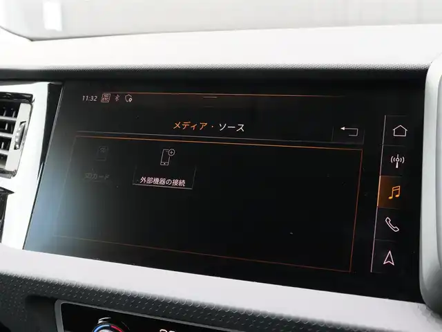 アウディ Ａ１ SB 25TFSI 宮城県 2021(令3)年 3.2万km ＤグリーンⅡ 純正ナビ【ＢＴ／ＵＳＢ】/アダプティブクルーズコントロール　/バックカメラ　/バーチャルコックピット　/マトリクスＬＥＤ　/シートヒーター(DN席)/純正１５インチＡＷ　/レーンキープアシスト　/コーナーセンサー(前後)/ブラインドスポットアシスト/プッシュスタート/アドバンスドキー/オートマチックハイビーム/オートライト/アイドリングストップ/MTモード付/ETC2.0　/禁煙車
